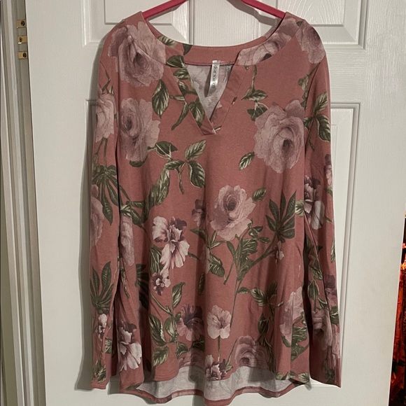 Dear Scarlett Sweaters - Floral V-Neck Sweater in Pink and Green